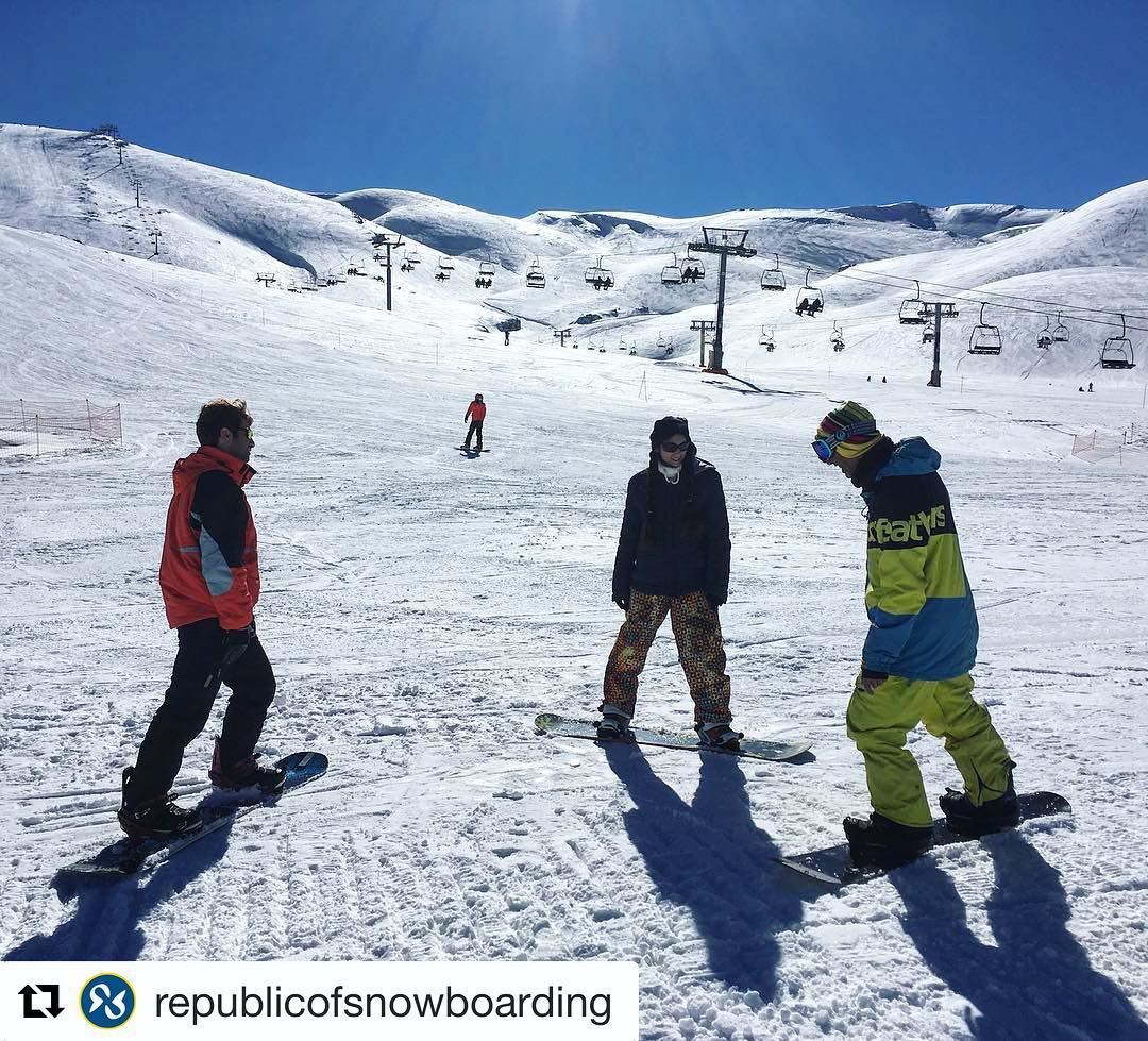 Couldn't imagine a radder group of guys to teach you the art of snow surf ❄ (Mzaar Kfardebian Ski Resort)