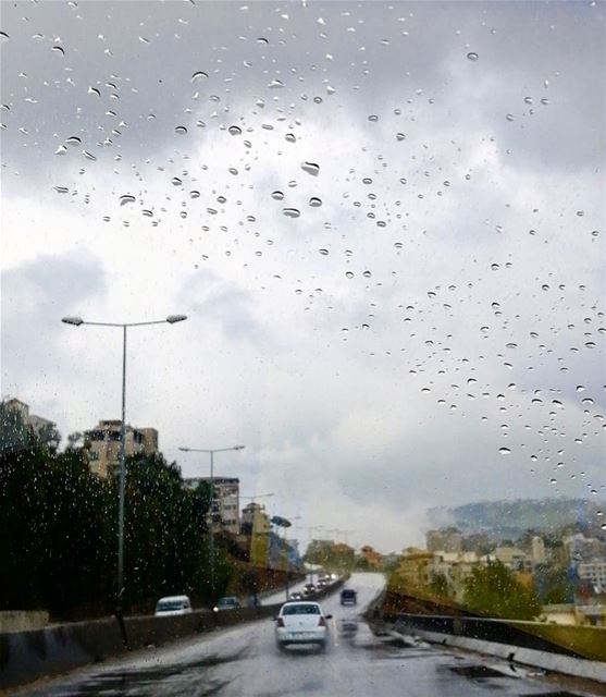 Counting the raindrops💧_________________________________________ rain ... (Bhamdoûn El Mhatta, Mont-Liban, Lebanon)