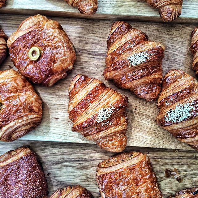 Croissants Galore ❤️☀️ What a great brunch at @lapetitetabledbayeh 😍 // Check out the rest of the pics on Snapchat!! lebanoneats