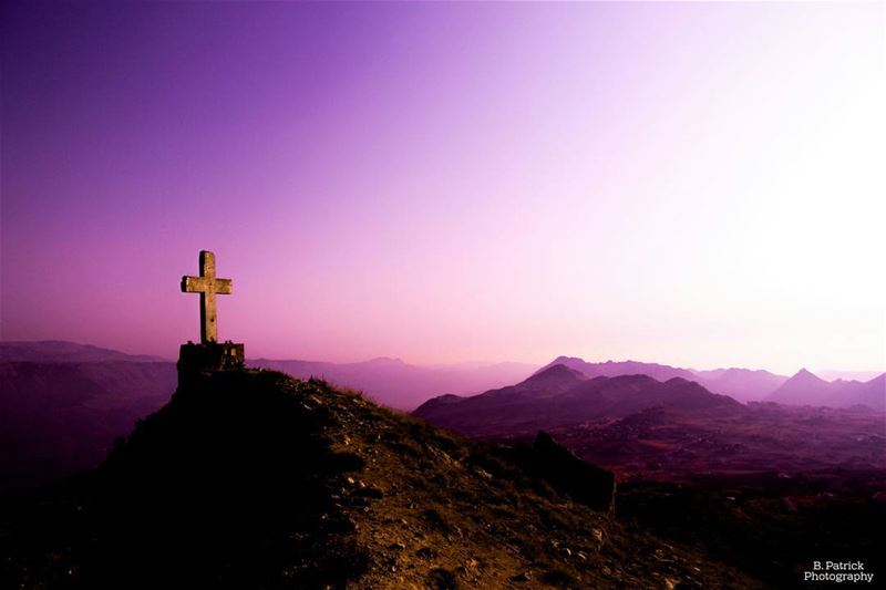 ~ 🕇 🌄 ~ .... cross  mountains  sun  sunset  exploremore ... (Akoura, Mont-Liban, Lebanon)