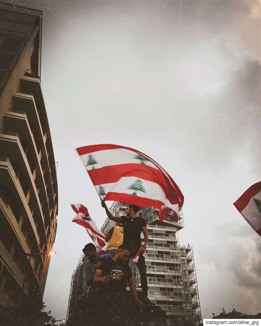 ° Day 10 ° 🇱🇧✊🏻 لبنان_ينتفض lebanon  revolution  street ... (Beirut, Lebanon)