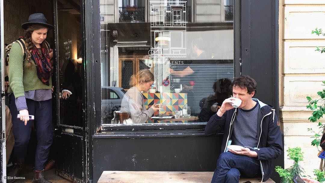Did you ever fall in love with a coffee shop? I did so many times but this... (Fragments Paris)