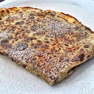 Don Baker makes crepes??? 😱😱😍😍 Yes, please! 50 minutes til the weekend 💃💃💃💃 Photo credits to @nogarlicnoonions  (DonBaker Pizzeria)