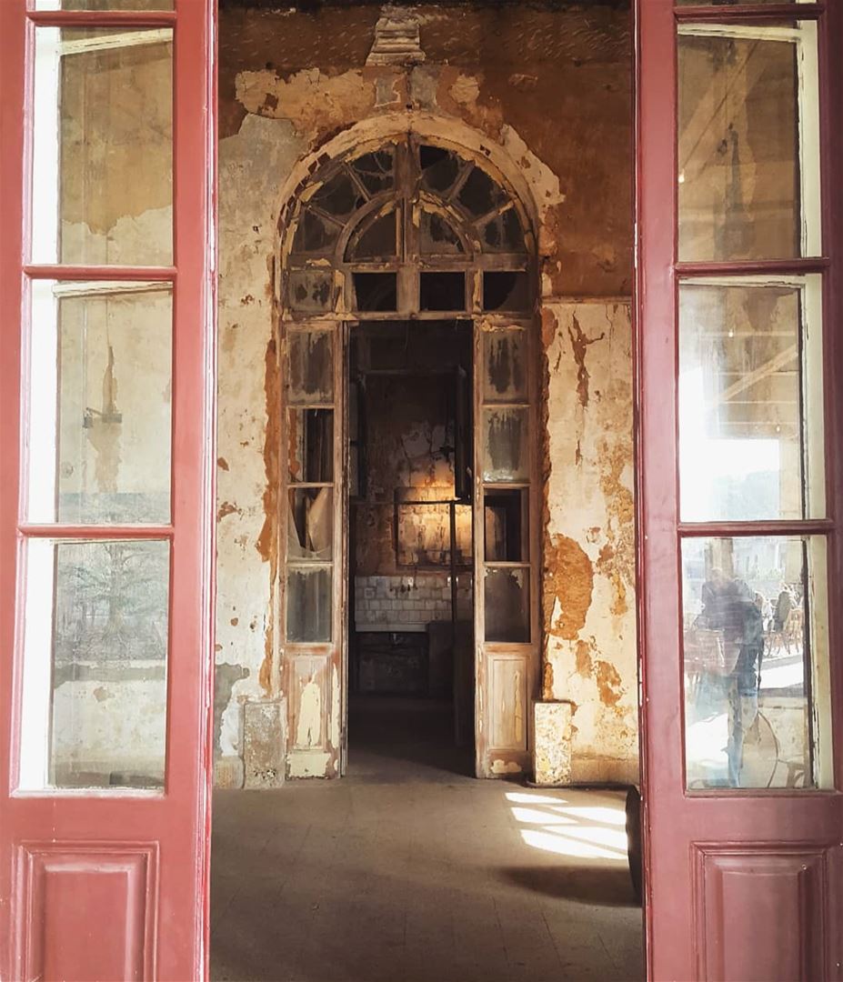 Doors to history! doors  doorsofinstagram  lebanonhouses  history ... (Sawfar, Mont-Liban, Lebanon)