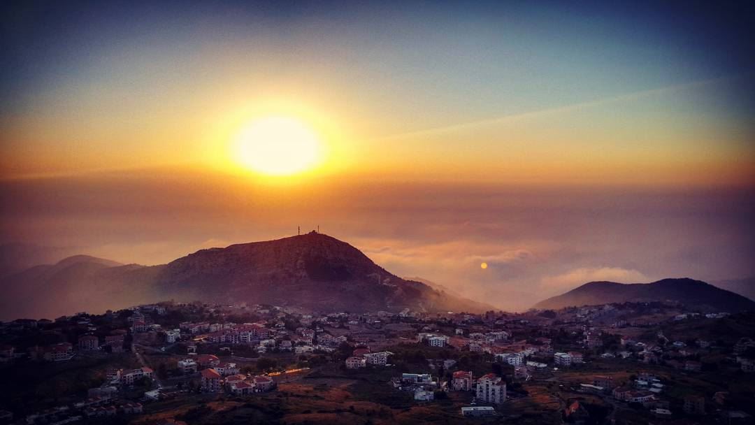 ehden sunset sun mountains fog clouds overtheclouds topoftheworld houses... (Ehden, Lebanon)