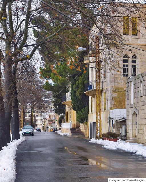  Ehden where each street has a story of beauty & authenticity to tell 😍♥️� (Ehden, Lebanon)