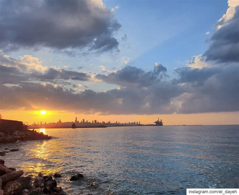 Enjoy every sunset❤❤ newyear  1stsunsetoftheyear  clouds  sunsets  sea... (Beirut, Lebanon)
