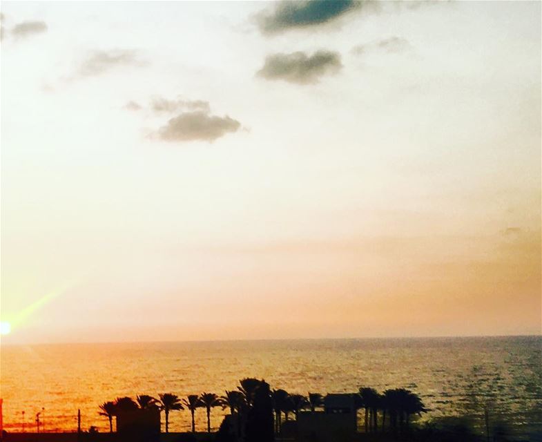 Every sunset hold more peace 🌞  Fridayfeeling  lebanonsky  lebanonphotos... (Batrouun)