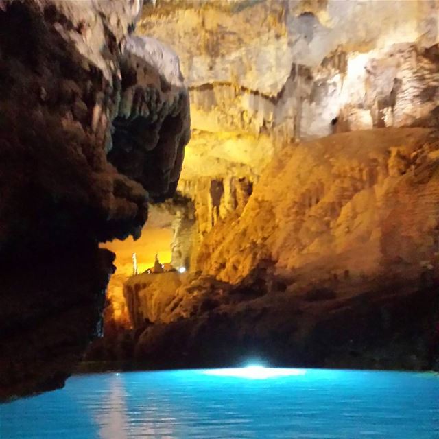 Exploring Jeita Grotto by boat 🚣👌 jeitagrotto  9km  jeita  underground ... (Jeita Grotto)