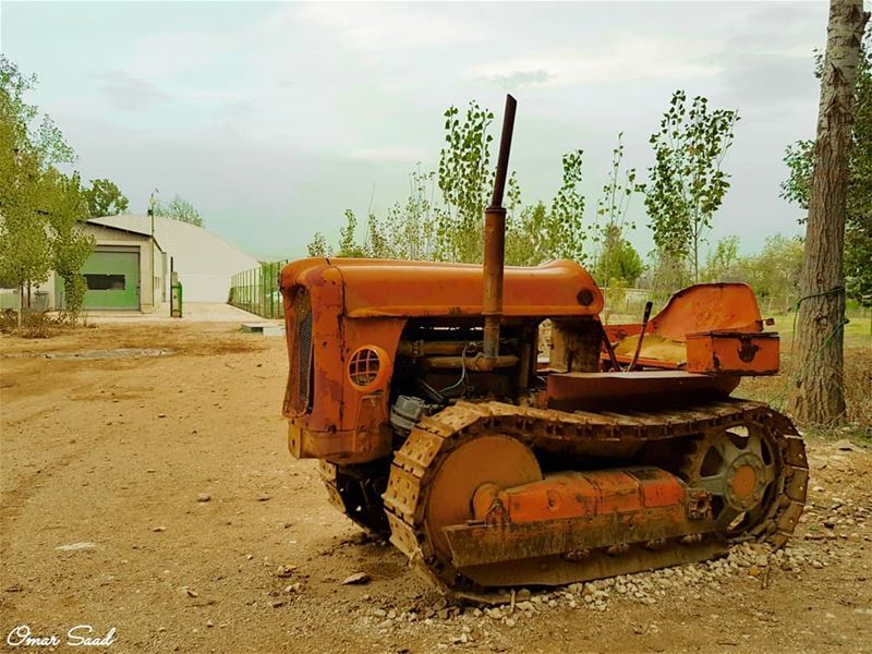  farm  tractor  machine  work  field  bekaavalley  lebanon🇱🇧  lebanon ... (Taanayel- Bekaa)