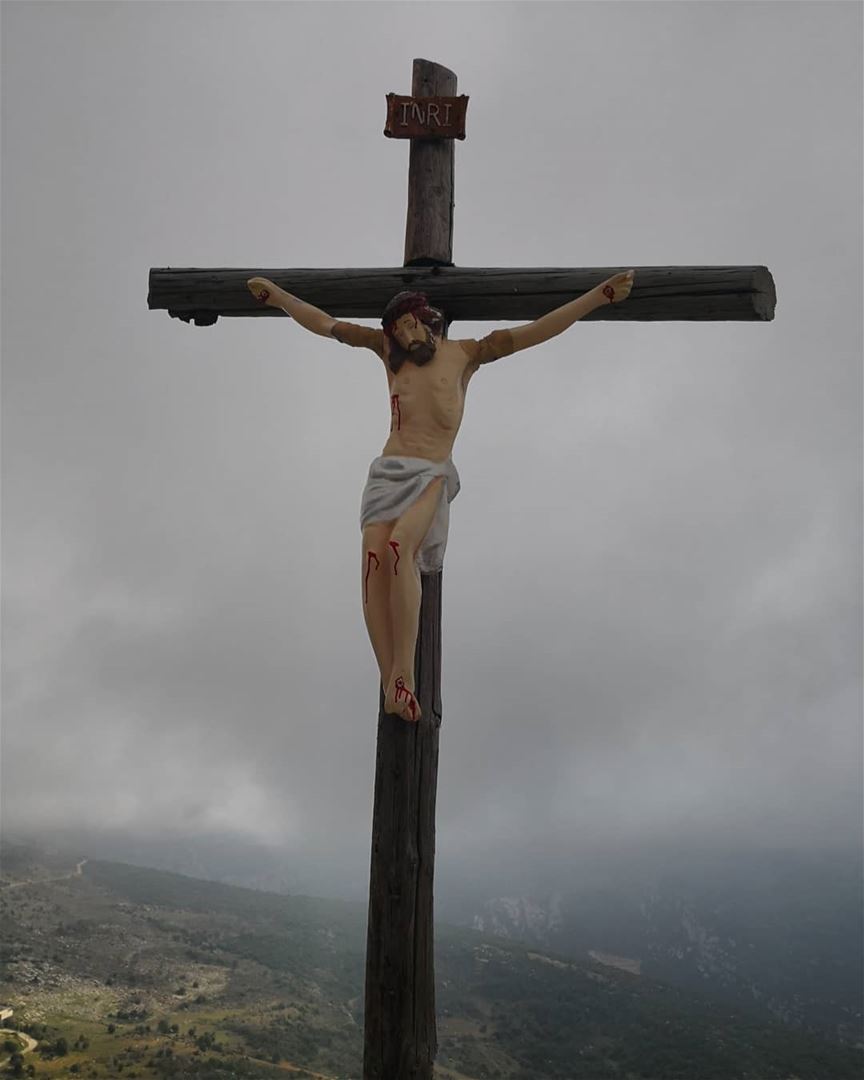  friday JesusChrist HolyCross Prayer churchflow croix mylebanon mylove... (Hardîne, Liban-Nord, Lebanon)