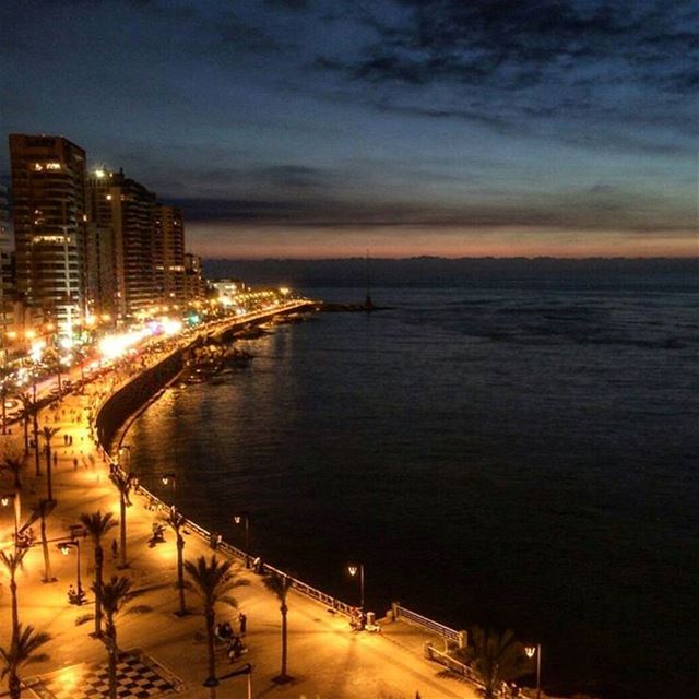 Friday night at Ain el Mrayseh. @elieghob thank you for the amazing view !...