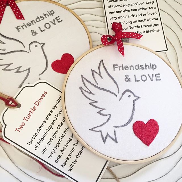 Friendship & LOVE ❤️ Write it on fabric by nid d'abeille  hoops  handmade ...