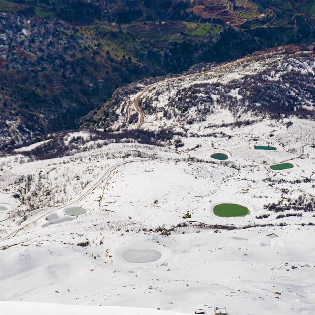 Frozen vs Unfrozen 🇱🇧❄🇱🇧  lebanon  kfardebian  mzaar  livelovebeirut ... (Faraya, Mont-Liban, Lebanon)
