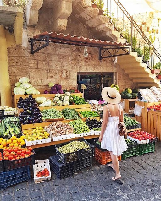 Fruit and vegetable shopping in Lebanon 🍆🍅🥒🥕🌽🌶🍌🍉 Found this cute... (Batroûn)