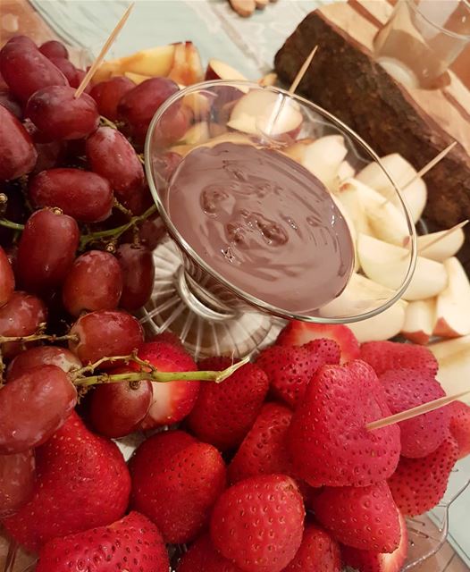 Fruits et Chocolat fondu🍓🍫  thecookette  montreal  canada  lebanese ... (Greater Montreal)