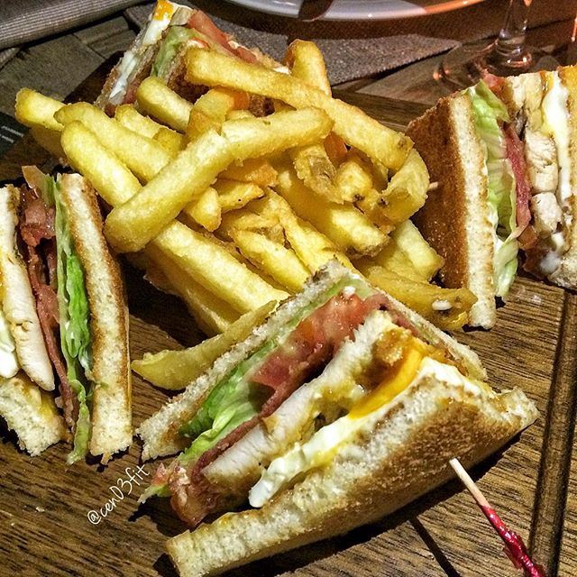 Garden State Dinner🍴A delicious club sandwich with chicken, bacon & eggs - the way it should be!! 😍👍 Served with crunchy fries and ketchup! @gardenstatebeirut  (GardenState)