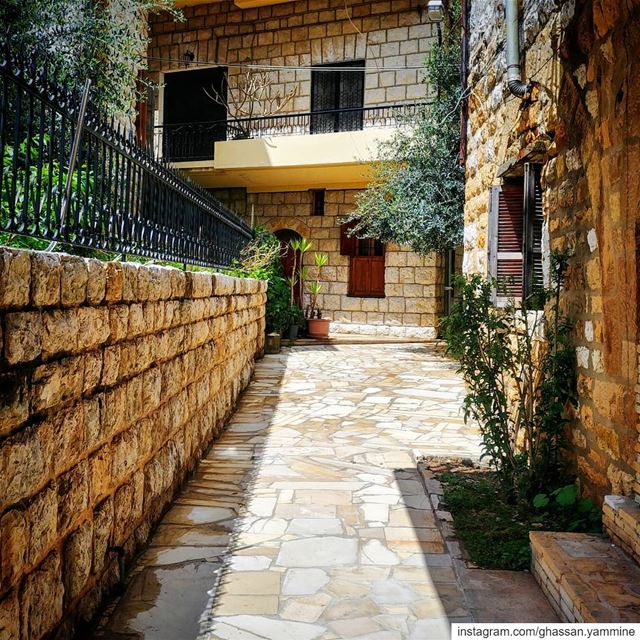  Ghassan_Yammine  streetstyle  beststreets  perspective  architect ... (Beït Chabâb, Mont-Liban, Lebanon)