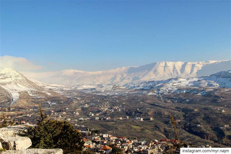 Glorious view of the mountains surrounding Ehden ❄❄❄💙 ............. (North Governorate)