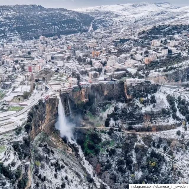 Godmorgon från denna utsikt 😍🙌🏻 lebanese_in_sweden  livelovelebanon ... (Jezzîne, Al Janub, Lebanon)