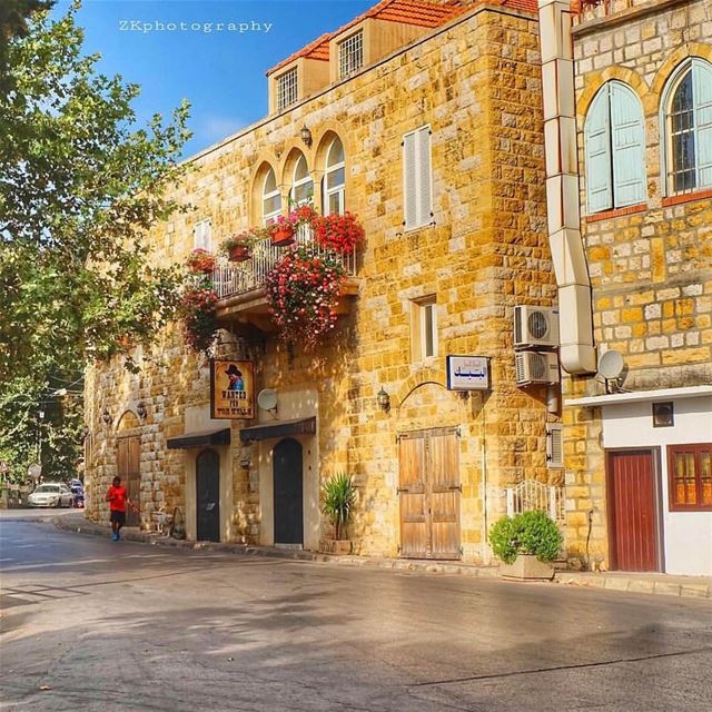 Good morning beautiful  lebanon from  broumana 🌺💐🌺 thanks @z.el.khatib.p (Brummana)