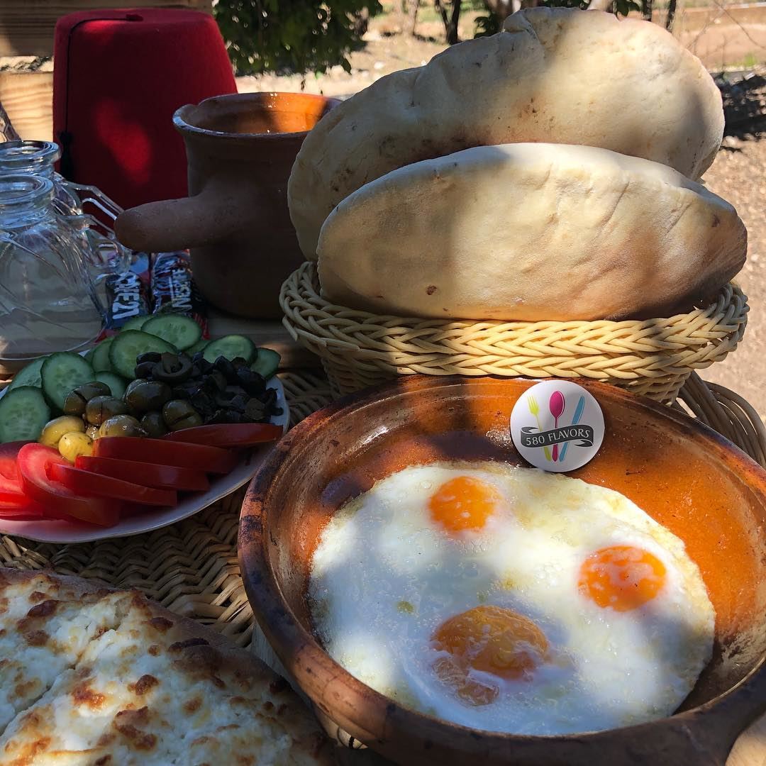 Good morning 😃🌞 whats better than this tasty breakfast 🍳 😍😍 @ejjetsema (Ejjet Semaan, Ehden)