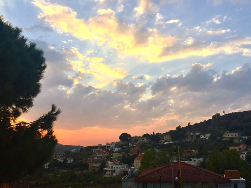 goodevening from  kobayat akkar  northoflebanon  clouds  sunset  village... (Al Qubayyat, Liban-Nord, Lebanon)