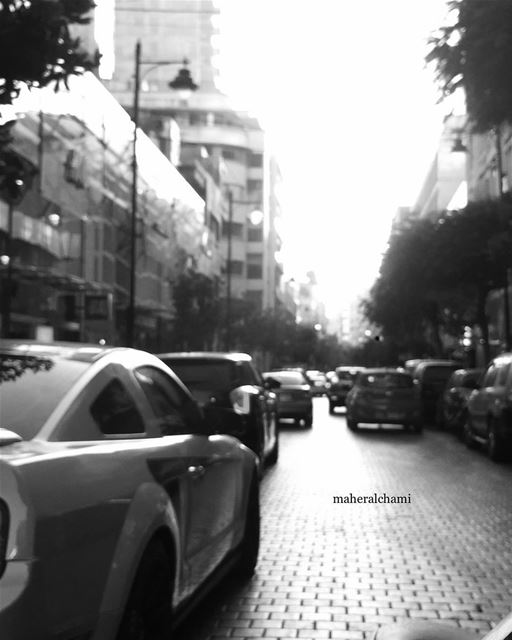 Hamra street ... 👣 . .black is the only color 🌚 . شارع_الحمرا  tag  ... (Hamra street , Beirut - شارع الحمرا ، بيروت)