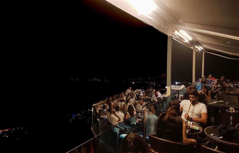 Happy Friday!💥📍@theterrace_lebanon  WeekendVibes  AtTheTop ... (The Terrace - Restaurant & Bar Lounge)