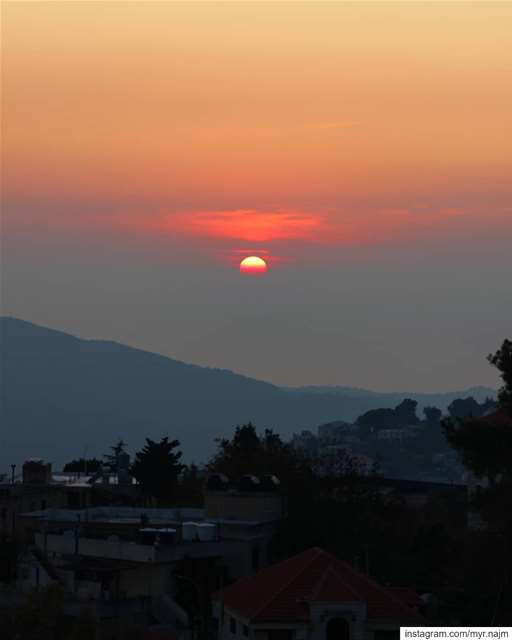Have you ever smelled a sunset? 🌄 ......... Lebanon  sunset ... (Deïr El Qamar, Mont-Liban, Lebanon)