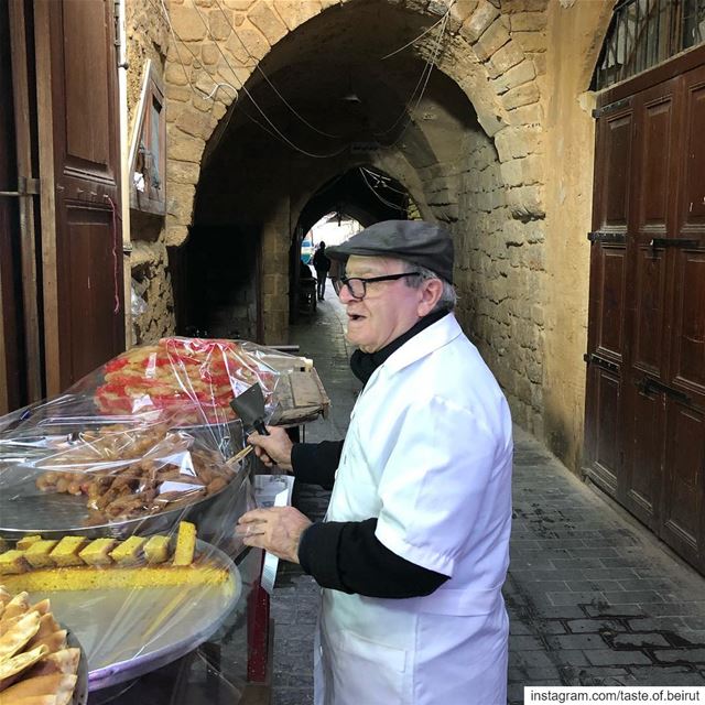 He’s been here forever offering his atayef (pancakes) filled with chopped... (Saïda, Al Janub, Lebanon)