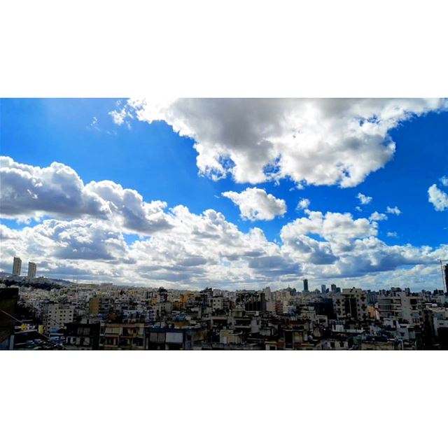 Hello Friday😍..... live  sky  after  rain  skytoday ... (Baouchrîye, Mont-Liban, Lebanon)