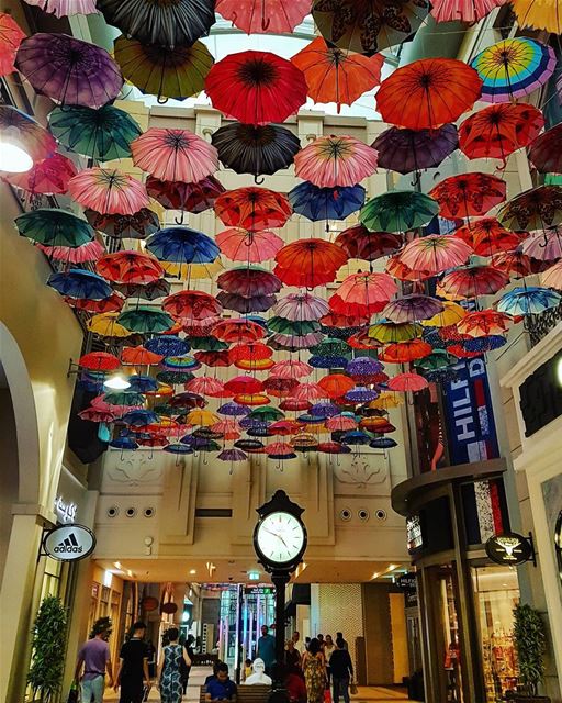 Hello November's rain..🌂☂☔.. happyseason...... ... weather ... (DUBAI Mall)