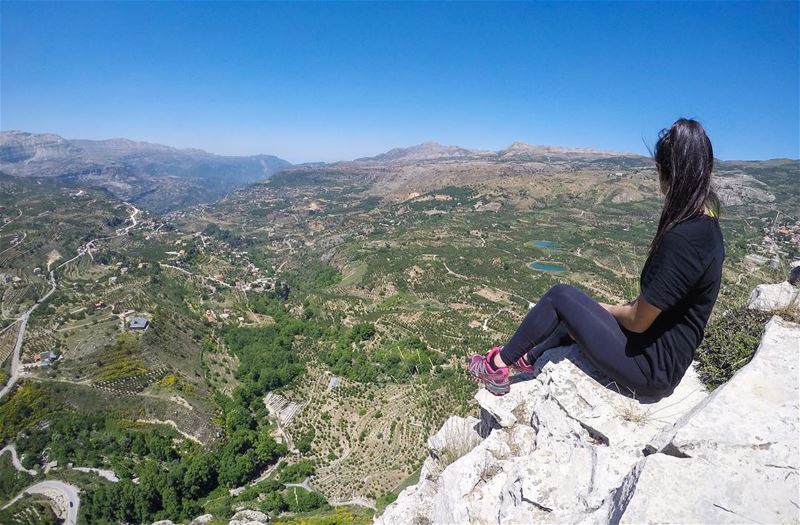 hikes for views📷 @freakgmb..... girlswhotravel  outdoorwomen ... (Akoura, Mont-Liban, Lebanon)