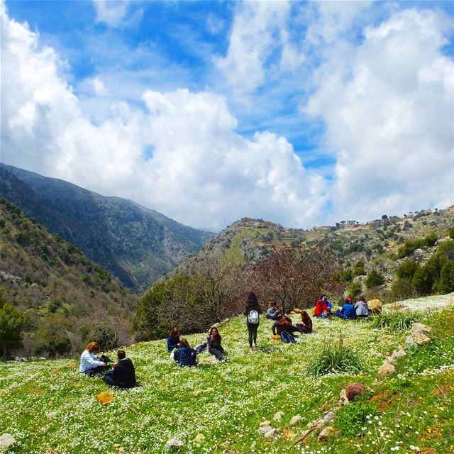 hiking  explorelebanon  picoftheday  livelovelebanon  naturephotography ... (Baskinta, Lebanon)