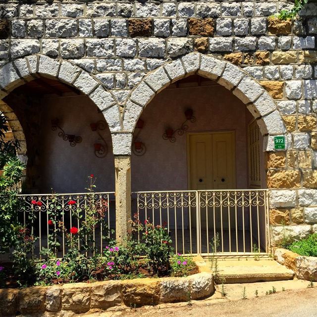 🏠  house  lebanese  traditional  arcades  authentic  charming  flowers ... (Baabdâte, Mont-Liban, Lebanon)