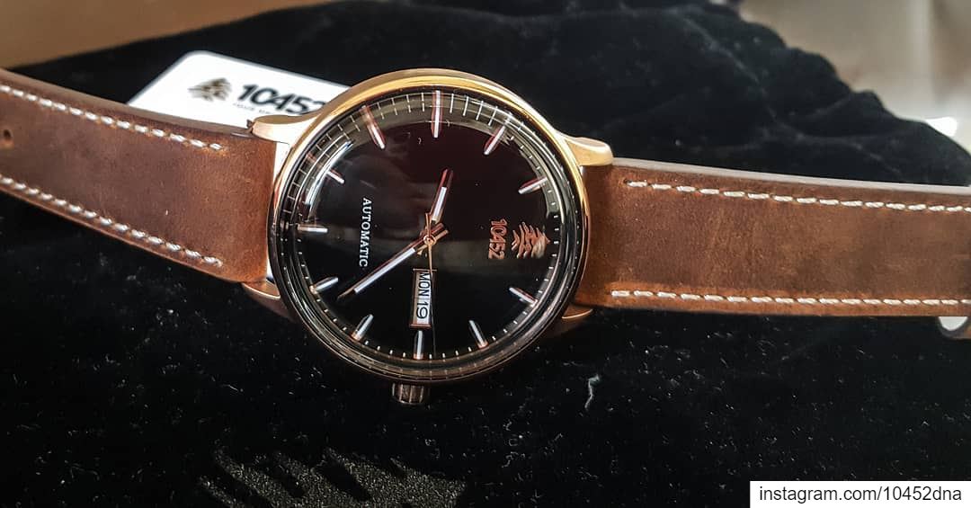 How about trying this  stunning  10452dna  leather  automatic  watch while... (Beirut, Lebanon)