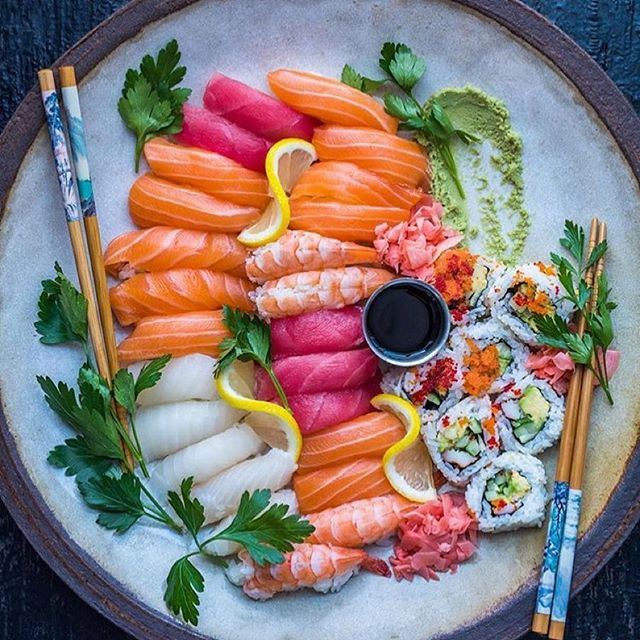 How beautiful is this plate? 😍😍😍 Taken by the talented @dennistheprescott ☺️👌🏻 lebanoneats sushi sashimi seafood fish salmon sashimiporn sushiporn cleaneats beirutfood beirut foodporn foodgasm salmonporn lebanese