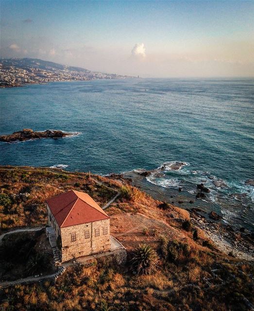 I am tall and I am thinOf an enviable heightAnd I've been known to be... (Byblos, Lebanon)