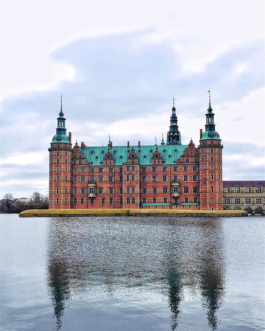 I have a thing for Castles—————————— paris  architecture  downtown ... (Frederiksborg Castle)
