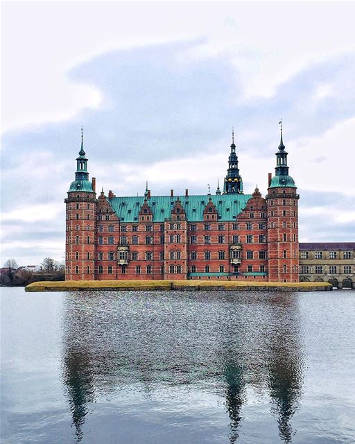 I have a thing for Castles—————————— paris  architecture  downtown ... (Frederiksborg Castle)