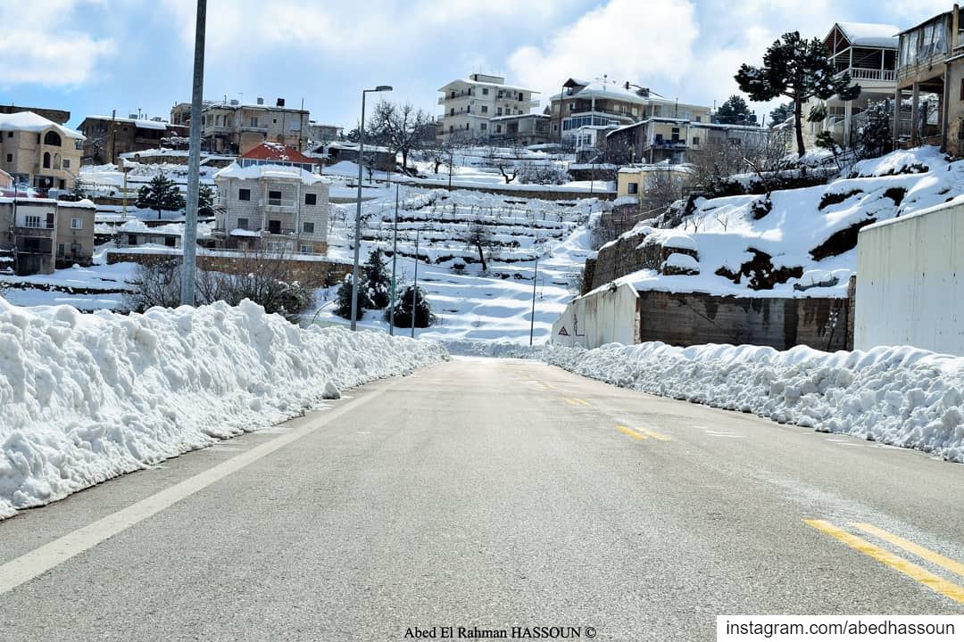 I hope you are enjoying this sunny weekend in our beloved country ❄❄❄..... (Bcharré, Liban-Nord, Lebanon)