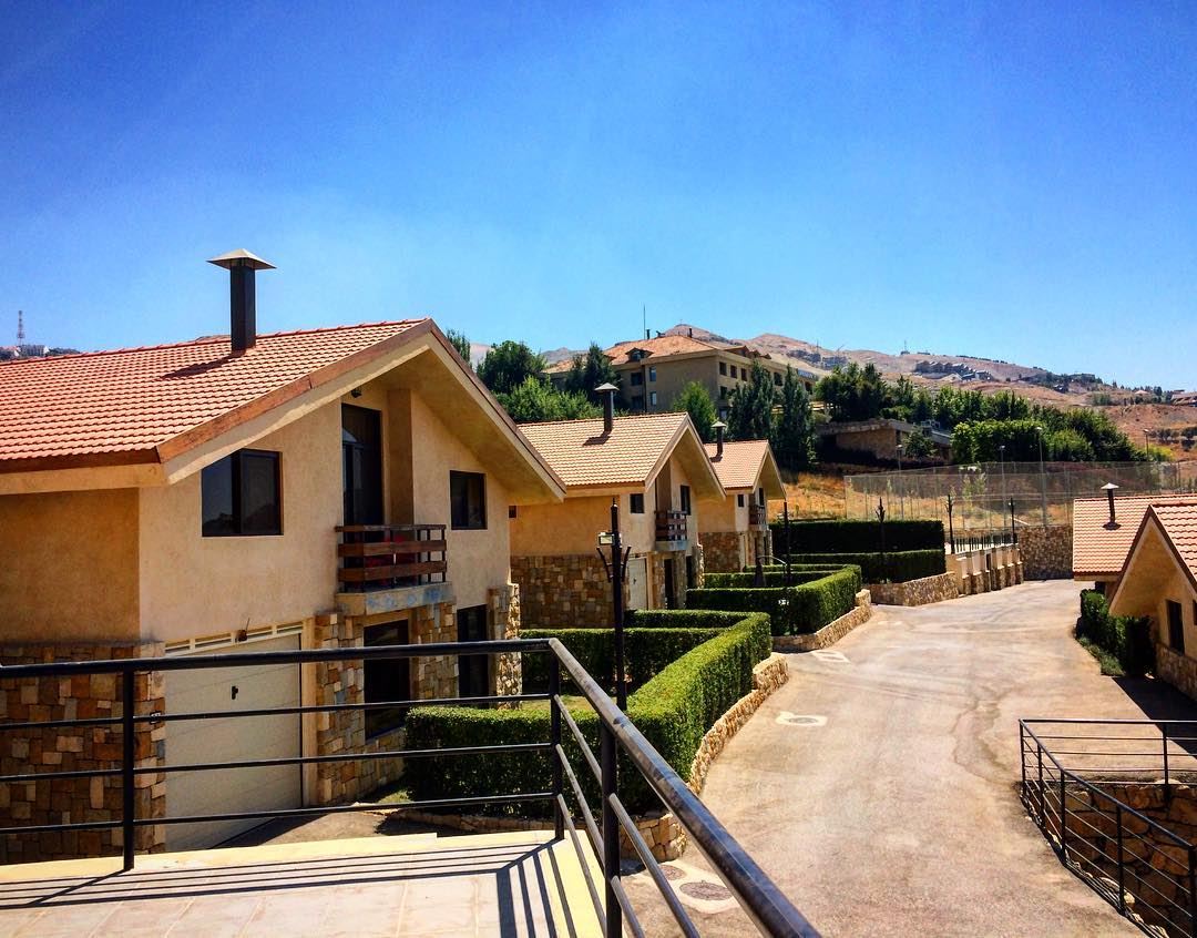 I need a vacation in a place like this!🏠😍  lebanon  kfardebian  mountain... (Kfardebian)