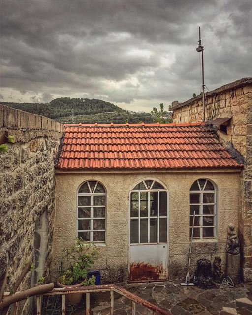 If homes had souls, the stories they would have told....  oldtowns ... (Dayr Al Qamar, Mont-Liban, Lebanon)