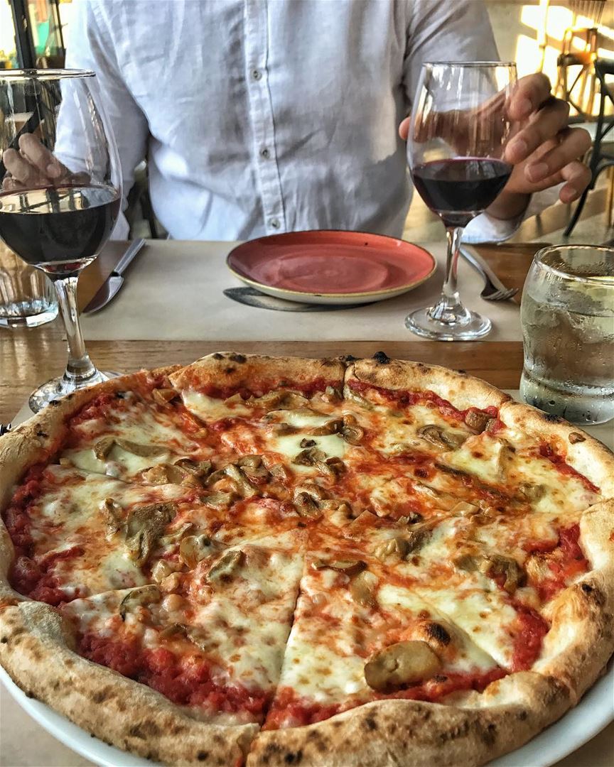 If you haven't tried this Italian gem in Jbeil, it's a must! 🍕🍕👌🏻 Read... (Sapori E Vini)