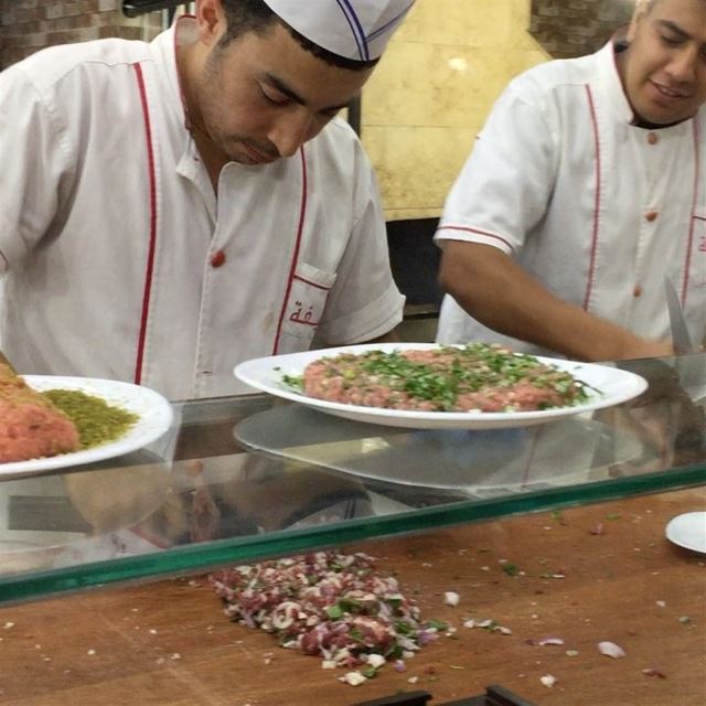 Iftar time  ramadan  south  lebanon  best  butcher ... (مطعم خليفة صور)