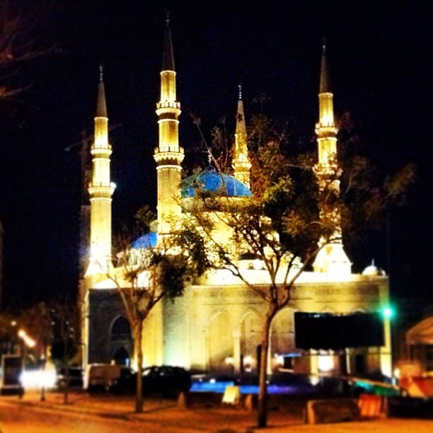 Illuminated  lights  night  streetlife  cities  beirut  lebanon  mosques ...