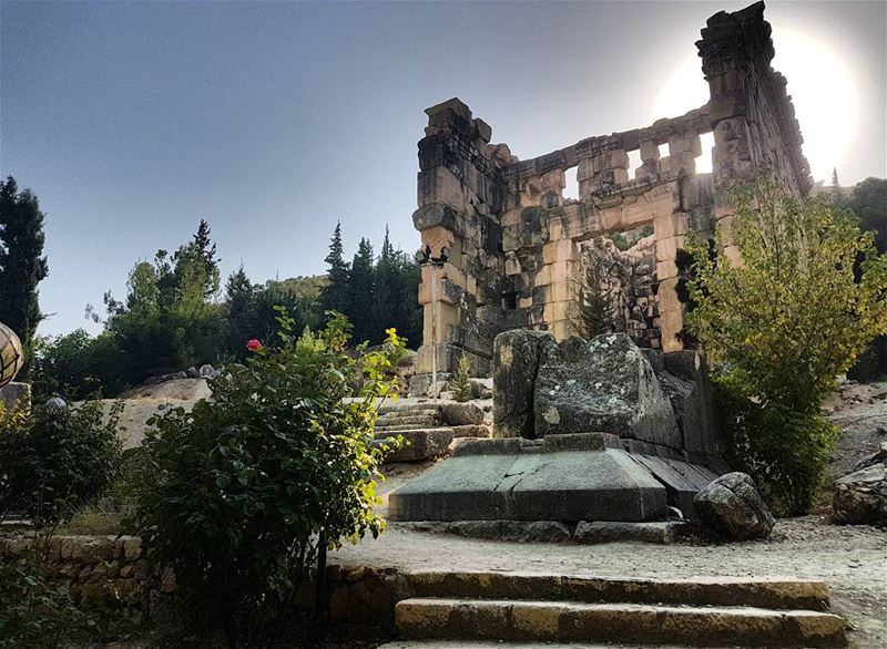  instalebanon  livelovelebanon  lebanon ... (Niha Fortress - قلعة نيحا)