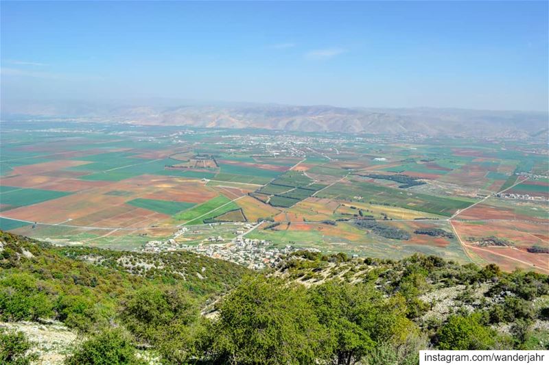 Isn't this view stunning? 💙 livelovebekaa  lebanonshots  lebanontraveler... (Bekaa Valley)