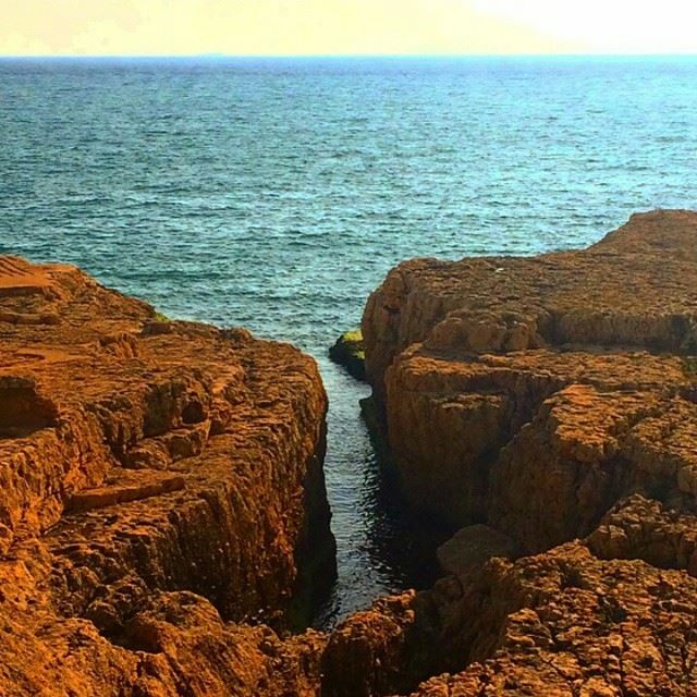 It is so amazing how u can discover the place you have always lived in Beirut sea ricks shore (Ar Rawshah, Beyrouth, Lebanon)